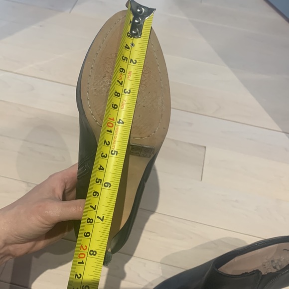 Vince Camuto heels - Picture 8 of 8